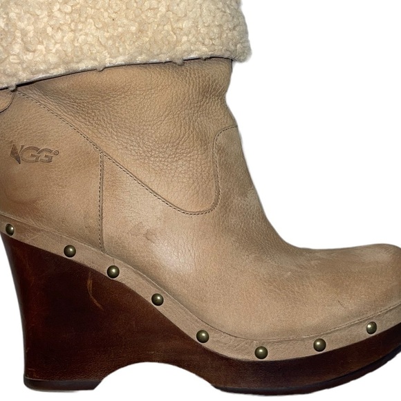 Ugg Carnegie Beige Nubuck Shearling Lined Wedge Boots Size 10 GUC - Picture 14 of 15